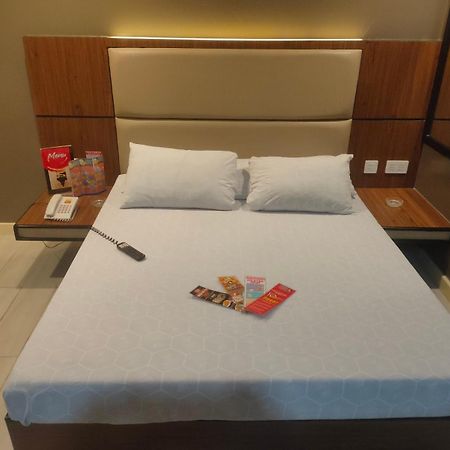 Hotel Sogo Macapagal Paranaque City Εξωτερικό φωτογραφία